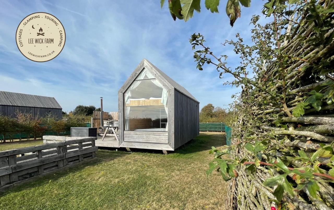 Lushna 6 Petite At Lee Wick Farm Cottages & Glamping Clacton-on-Sea Exterior photo